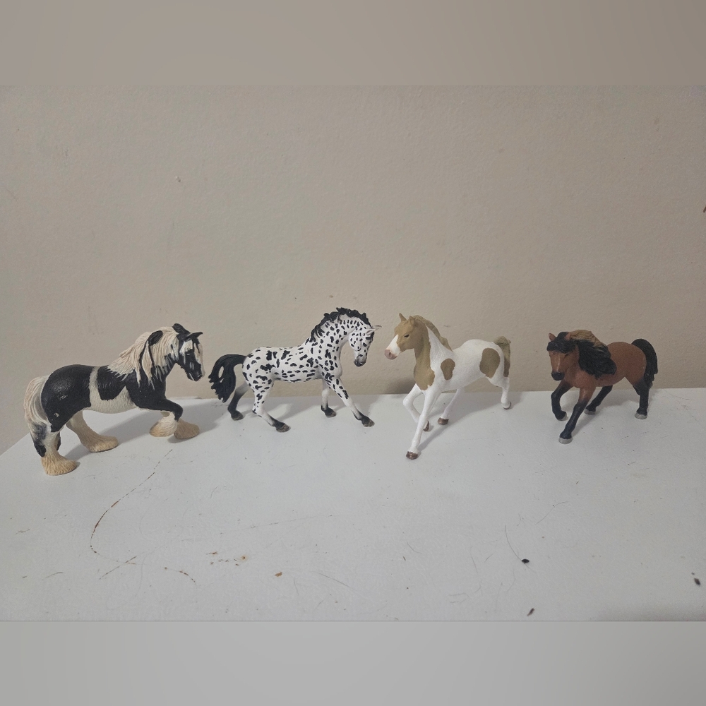 Schleich Set of 4 Horse Figurine